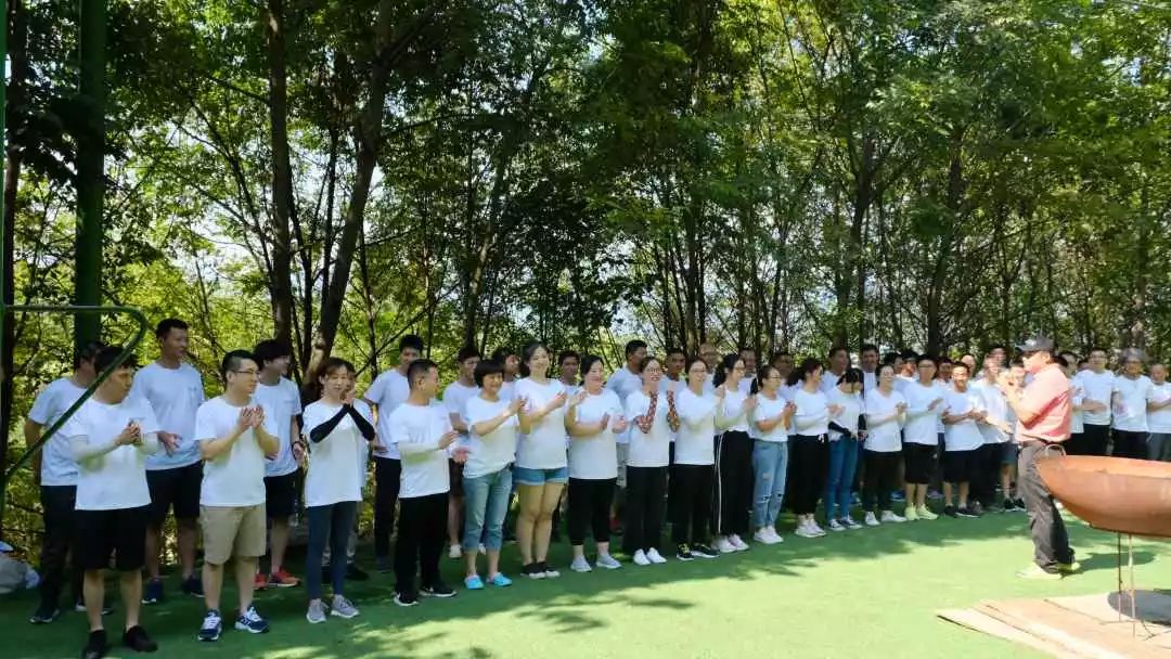 “雙良新型光催化“團(tuán)隊(duì)為王，風(fēng)雨同行”！