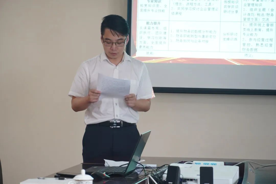 <a href=http://www.trip-tour.cn target=_blank class=infotextkey><a href=http://www.trip-tour.cn target=_blank class=infotextkey>雙良</a>環(huán)境</a>“師帶徒”簽約儀式圓滿(mǎn)落幕